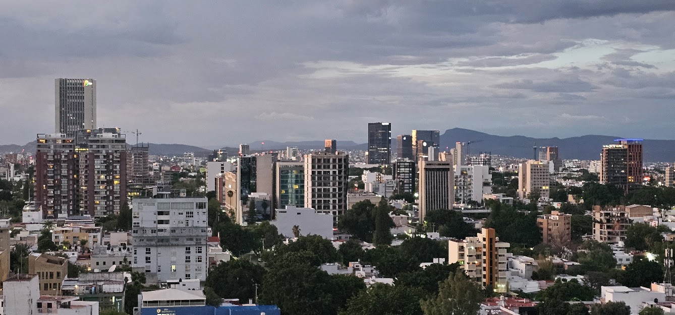 Golden hour, tower by tower — Guadalajara